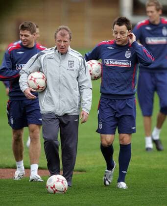 Nationaltrainer Steve McClaren, John Terry (re.) und Frank Lampard (alle England) - EDITORIAL USE ONLY. No use with unauthorised audio, video, data, fixture lists, club league logos or live services. Online in-match use limited to 120 images, no video emulation. No use in betting, games or single club league player publications. Fußball Herren Nationalteam 2007, Training Gruppe Fußball Herren Nationalteam 2007, Training Gruppe