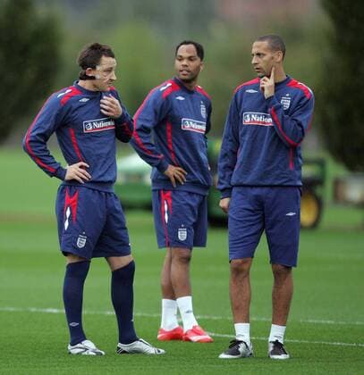 England, v.li.: John Terry, Joleon Lescott und Rio Ferdinand - EDITORIAL USE ONLY. No use with unauthorised audio, video, data, fixture lists, club league logos or live services. Online in-match use limited to 120 images, no video emulation. No use in betting, games or single club league player publications. Fußball Herren Nationalteam 2007, Training Gruppe Fußball Herren Nationalteam 2007, Training Gruppe