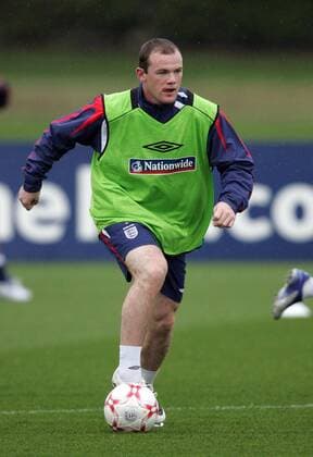 Wayne Rooney (England) am Ball - EDITORIAL USE ONLY. No use with unauthorised audio, video, data, fixture lists, club league logos or live services. Online in-match use limited to 120 images, no video emulation. No use in betting, games or single club league player publications. Fußball Herren Nationalteam 2007, Training Einzelbild Dynamik, Fußball Herren Nationalteam 2007, Training Einzelbild Dynamik,