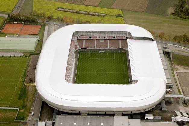 Hypo Group Arena in Klagenfurt - Heimspielstätte des SK Austria Kärnten und Austragungsort der Euro 2008 -  Fußball Herren Vorschau 2007, Euro 2008, Tmobilebundesliga, 1. Österreichische Liga, Wettkampfstätte, Spielstätte, Totale HypoGroupArena, Wörtherseestadion, Wörthersee Klagenfurt Fußball Herren Vorschau 2007, Euro 2008, Tmobilebundesliga, 1. Österreichische Liga, Wettkampfstätte, Spielstätte, Totale HypoGroupArena, Wörtherseestadion, Wörthersee Klagenfurt