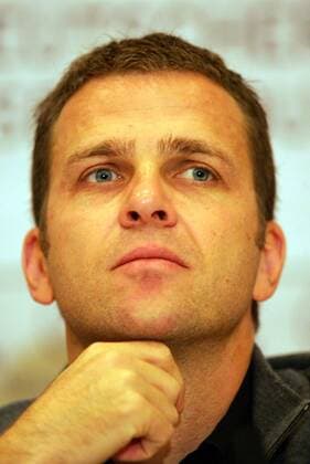 Teammanager Oliver Bierhoff (Deutschland) nachdenklich Fußball Herren Nationalteam 2007, Pressekonferenz, Pressetermin Porträt Dublin Nachdenklichkeit, Fußball Herren Nationalteam 2007, Pressekonferenz, Pressetermin Porträt Dublin Nachdenklichkeit,