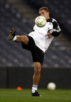 Lukas Podolski (Deutschland) am Ball Fußball Herren Nationalteam 2007, Training Einzelbild Dublin Fußball Herren Nationalteam 2007, Training Einzelbild Dublin