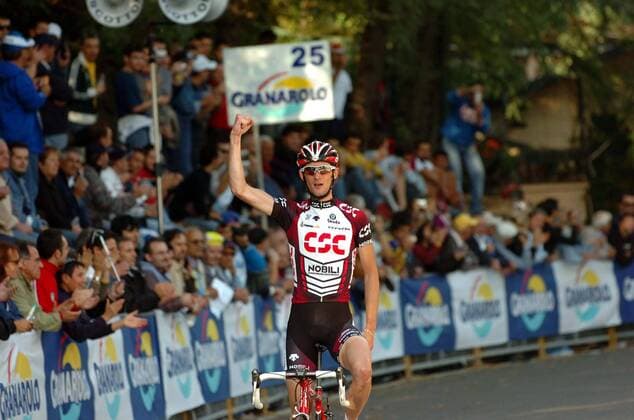 Fränk Schleck (Luxemburg CSC) gewinnt den Giro dell Emilia 2007 -  Radsport Herren Giro dell Emilia 2007, Straßenradsport, Straße, Rad, Einzelbild San Luca Freude, Radsport Herren Giro dell Emilia 2007, Straßenradsport, Straße, Rad, Einzelbild San Luca Freude,