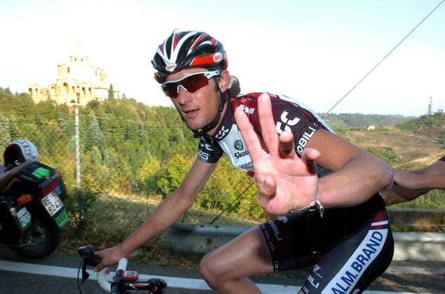 Fränk Schleck (Luxemburg CSC) nach seinem Sieg beim Giro dell Emilia 2007 -  Radsport Herren Giro dell Emilia 2007, Straßenradsport, Straße, Rad, Einzelbild San Luca Freude, Radsport Herren Giro dell Emilia 2007, Straßenradsport, Straße, Rad, Einzelbild San Luca Freude,