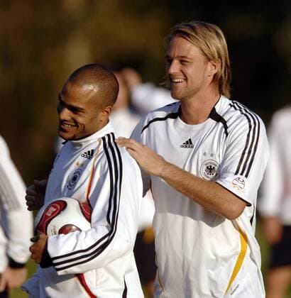 David Odonkor (li.) und Torwart Timo Hildebrand (beide Deutschland) gut gelaunt Fußball Herren Nationalmannschaft 2007, Training Gruppe München Freude, Fußball Herren Nationalmannschaft 2007, Training Gruppe München Freude,