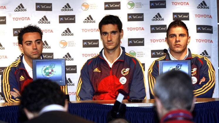 Pressekonferenz Spanien, v.li.: Xavi , Pablo Ibanez und Joaquin -  - NOxONLINExUSE Fußball Herren Nationalteam 2007, Pressekonferenz, Pressetermin Gruppe Helsinki Fußball Herren Nationalteam 2007, Pressekonferenz, Pressetermin Gruppe Helsinki