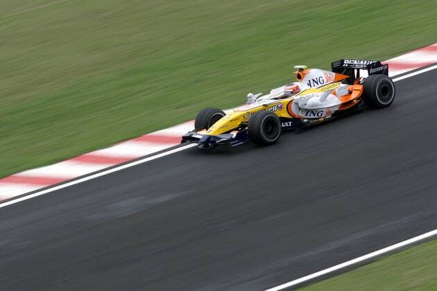 Heikki Kovalainen (Finnland Renault) in seinem Boliden -  Motorsport Grand Prix Herren Großer Preis von Brasilien 2007, Formel 1 Weltmeisterschaft, F1, F, GP, WM, Freies Training Totale Interlagos Sao Paulo Dynamik, Motorsport Grand Prix Herren Großer Preis von Brasilien 2007, Formel 1 Weltmeisterschaft, F1, F, GP, WM, Freies Training Totale Interlagos Sao Paulo Dynamik,