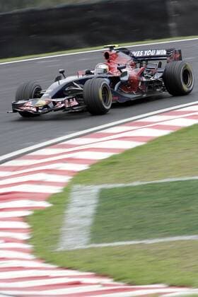 Sebastian Vettel (Deutschland Toro Rosso) in seinem Boliden Motorsport Grand Prix Herren Großer Preis von Brasilien 2007, Formel 1 Weltmeisterschaft, F1, F, GP, WM, Freies Training Einzelbild Interlagos Sao Paulo Dynamik, Motorsport Grand Prix Herren Großer Preis von Brasilien 2007, Formel 1 Weltmeisterschaft, F1, F, GP, WM, Freies Training Einzelbild Interlagos Sao Paulo Dynamik,