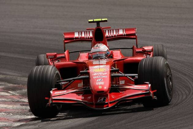 Kimi Räikkönen (Finnland Ferrari) in seinem Boliden - Motorsport Grand Prix Herren Großer Preis von Brasilien 2007, Formel 1 Weltmeisterschaft, F1, F, GP, WM Einzelbild Interlagos Sao Paulo Motorsport Grand Prix Herren Großer Preis von Brasilien 2007, Formel 1 Weltmeisterschaft, F1, F, GP, WM Einzelbild Interlagos Sao Paulo