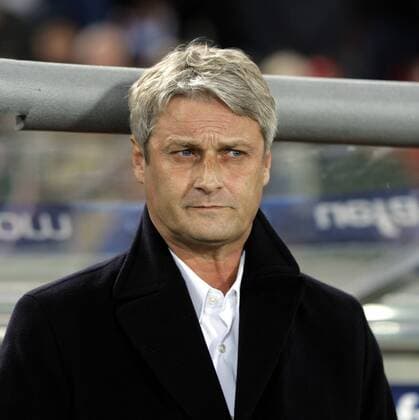 Trainer Armin Veh (Stuttgart) skeptisch Fußball EC 1 Herren Champions League 2007 2008, VFB Stuttgart Porträt Stuttgart Skepsis, Fußball EC 1 Herren Champions League 2007 2008, VFB Stuttgart Porträt Stuttgart Skepsis,