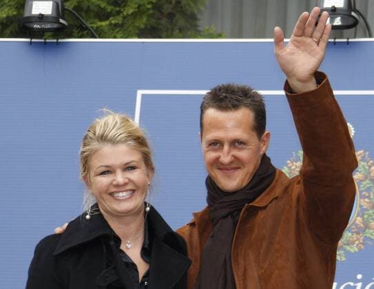 Michael Schumacher (Deutschland) mit seiner Ehefrau Corinna - Schumacher wird in Oviedo der Prinz von Asturien Preis 2007 verliehen -  - NOxONLINExUSE Motorsport Herren Prinz von Asturien Preis 2007, Preisverleihung, Auszeichnung, Sportlerauszeichnung, Ehrung, Gruppe Oviedo Motorsport Herren Prinz von Asturien Preis 2007, Preisverleihung, Auszeichnung, Sportlerauszeichnung, Ehrung, Gruppe Oviedo