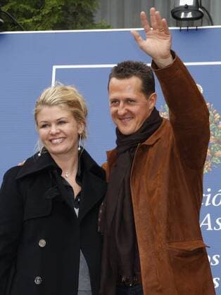 Michael Schumacher (Deutschland) mit seiner Ehefrau Corinna - Schumacher wird in Oviedo der Prinz von Asturien Preis 2007 verliehen -  - NOxONLINExUSE Motorsport Herren Prinz von Asturien Preis 2007, Preisverleihung, Auszeichnung, Sportlerauszeichnung, Ehrung, Gruppe Oviedo Motorsport Herren Prinz von Asturien Preis 2007, Preisverleihung, Auszeichnung, Sportlerauszeichnung, Ehrung, Gruppe Oviedo