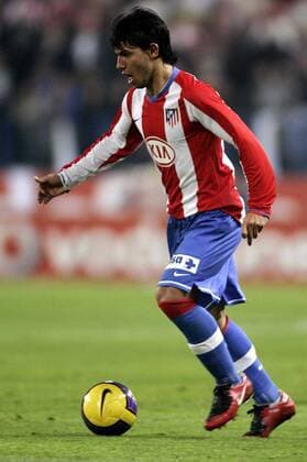Sergio Aguero (Atletico Madrid) am Ball -  (pan23085) Fußball Herren Primera Division 2007 2008, 1. Spanische Liga, Atletico Madrid Einzelbild Madrid Fußball Herren Primera Division 2007 2008, 1. Spanische Liga, Atletico Madrid Einzelbild Madrid 