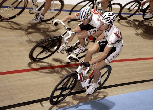 Franco Marvulli (vorn) mit Partner Bruno Risi (beide Schweiz) - Wechsel Radsport Herren 66. Dortmunder 6 Tage Rennen 2007, Sextagerennen, Sechstage, Sechs, SixDays, six days Gruppe Dortmund Radsport Herren 66. Dortmunder 6 Tage Rennen 2007, Sextagerennen, Sechstage, Sechs, SixDays, six days Gruppe Dortmund