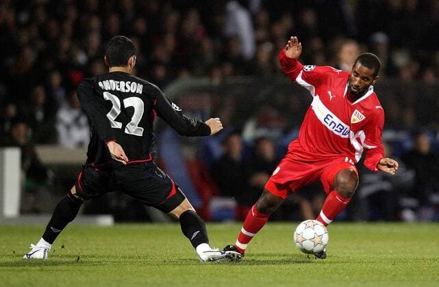Cacau (Stuttgart, re.) gegen Anderson (Lyon) Fußball EC 1 Herren Champions League 2007 2008, Olympique Lyonnais - VfB Stuttgart 4:2, OL Gruppe Lyon Dynamik, Fußball EC 1 Herren Champions League 2007 2008, Olympique Lyonnais - VfB Stuttgart 4:2, OL Gruppe Lyon Dynamik,