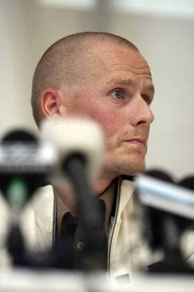 Mickael Rasmussen (Dänemark) nachdenklich während einer Pressekonferenz - Radsport Herren Pressekonferenz 2007, Pressetermin, Straßenradsport, Straße, Rad Einzelbild Kopenhagen Nachdenklichkeit, Radsport Herren Pressekonferenz 2007, Pressetermin, Straßenradsport, Straße, Rad Einzelbild Kopenhagen Nachdenklichkeit,