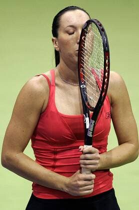 Jelena Jankovic (Serbien) enttäuscht -  (pan23125) Tennis WM Damen Sony Ericsson Championships 2007, WTA Tour Einzelbild Madrid Ruhe, Enttäuschung, Nachdenklichkeit, Tennis WM Damen Sony Ericsson Championships 2007, WTA Tour Einzelbild Madrid Ruhe, Enttäuschung, Nachdenklichkeit, 