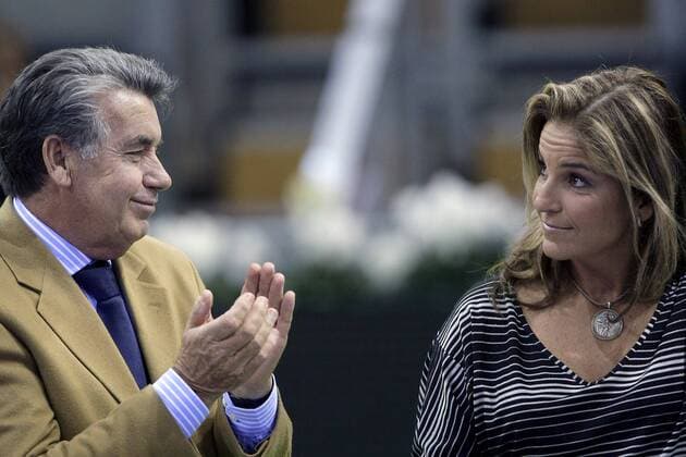 Turnierdirektor Manuel Santana - Applaus für Arantxa Sanchez Vicario (beide Spanien), die anlässlich der WTA Championships 2007 in die Hall of Fame aufgenommen wurde -  - NOxONLINExUSE Tennis WM Damen Sony Ericsson Championships 2007, WTA Tour Gruppe Madrid Tennis WM Damen Sony Ericsson Championships 2007, WTA Tour Gruppe Madrid