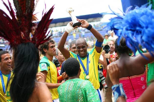Junior Negao (Brasilien, Mitte) bejubelt mit seinen Teamkameraden den Sieg beim FIFA Beach Soccer World Cup 2007 Beachsoccer WM Herren FIFA Beach Soccer World Cup 2007, Nationalmannschaft, Länderspiel, Nationaltrikot, Gruppe Rio de Janeiro Freude, Begeisterung, Beachsoccer WM Herren FIFA Beach Soccer World Cup 2007, Nationalmannschaft, Länderspiel, Nationaltrikot, Gruppe Rio de Janeiro Freude, Begeisterung,