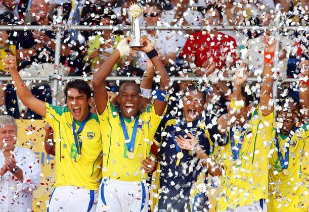 Brasilien gewinnt den FIFA Beach Soccer World Cup 2007, v.li.: Bruno, Junior Negao, Torwart Mao, Beachsoccer WM Herren FIFA Beach Soccer World Cup 2007, Nationalmannschaft, Länderspiel, Nationaltrikot, Gruppe Emotionen, Medaille, Gold, Goldmedaille Rio de Janeiro, Hilton Santos Freude, Begeisterung, Beachsoccer WM Herren FIFA Beach Soccer World Cup 2007, Nationalmannschaft, Länderspiel, Nationaltrikot, Gruppe Emotionen, Medaille, Gold, Goldmedaille Rio de Janeiro, Hilton Santos Freude, Begeisterung,