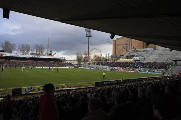 Fußball, Stadiongeschichte FC St. Pauli Baustelle der neuen Südtribüne des Hamburger Millerntorstadions Fußball 2. BL Herren Saison 2007 2008, FC St. Pauli, Sankt Totale Millerntorstadion, Millerntor Hamburg Fußball 2. BL Herren Saison 2007 2008, FC St. Pauli, Sankt Totale Millerntorstadion, Millerntor Hamburg