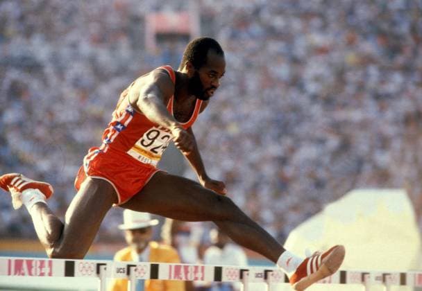 Edwin Moses (USA) Leichtathletik OS Sommer Herren Olympische Spiele Los Angeles 1984, Sommerspiele, Nationaltrikot Einzelbild Los Angeles Dynamik, Leichtathletik OS Sommer Herren Olympische Spiele Los Angeles 1984, Sommerspiele, Nationaltrikot Einzelbild Los Angeles Dynamik,
