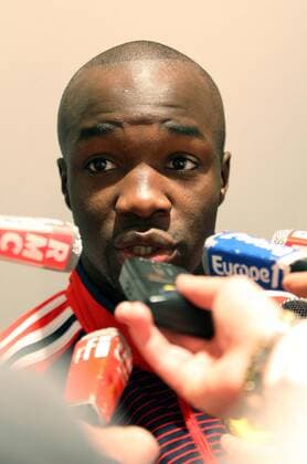 Lassana Diarra (Frankreich) gibt Interviews -  (pan23220) Fußball Herren Nationalteam 2007 Gruppe Nachdenklichkeit, Fußball Herren Nationalteam 2007 Gruppe Nachdenklichkeit, 