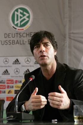 Bundestrainer Joachim Löw (Deutschland) - Pressekonferenz Fußball Herren DFB Trainertagung 2007, Tagung, Pressekonferenz, Pressetermin Einzelbild Frankfurt M. Fußball Herren DFB Trainertagung 2007, Tagung, Pressekonferenz, Pressetermin Einzelbild Frankfurt M.
