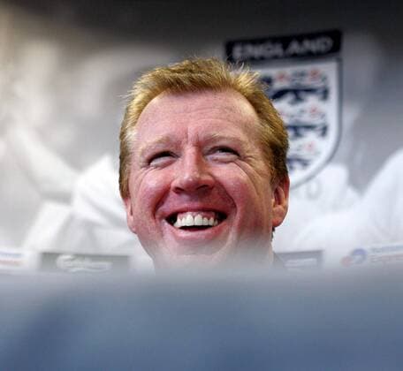 Nationaltrainer Steve McClaren (England) gut gelaunt - EDITORIAL USE ONLY. No use with unauthorised audio, video, data, fixture lists, club league logos or live services. Online in-match use limited to 120 images, no video emulation. No use in betting, games or single club league player publications. Fußball Herren Nationalmannschaft 2007, Pressekonferenz, Pressetermin Einzelbild Freude, Fußball Herren Nationalmannschaft 2007, Pressekonferenz, Pressetermin Einzelbild Freude,