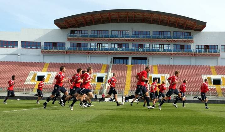 Lauftraining Norwegen im Ta Qali Stadion auf Malta -  Fußball Herren Nationalmannschaft 2007, Training Totale Ta Qali Fußball Herren Nationalmannschaft 2007, Training Totale Ta Qali