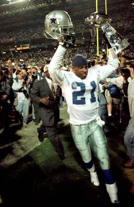 Superbowlsieger Deion Sanders (Dallas Cowboys) mit der Vince Lombardi Trophy -  (TEM96012817) American Football Herren NFL 1995 1996, Superbowl XXX, Super Bowl, Finale, Endspiel Einzelbild Tempe Freude, American Football Herren NFL 1995 1996, Superbowl XXX, Super Bowl, Finale, Endspiel Einzelbild Tempe Freude,