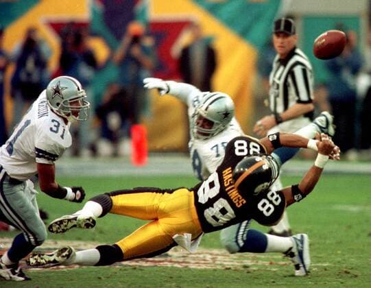Andre Hastings (Pittsburgh Steelers, re.) erreicht den Ball nicht, daneben Brack Marion (Dallas Cowboys) -  (TEM96012807) American Football Herren NFL 1995 1996, Superbowl XXX, Super Bowl, Finale, Endspiel, Dallas Cowboys - Pittsburgh Steelers Gruppe Tempe Dynamik, American Football Herren NFL 1995 1996, Superbowl XXX, Super Bowl, Finale, Endspiel, Dallas Cowboys - Pittsburgh Steelers Gruppe Tempe Dynamik,