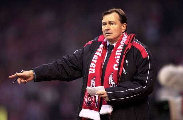Trainer Ewald Lienen (Köln) gibt Anweisungen Fußball 1. BL Herren Saison 2001 2002, 1.FC Köln Einzelbild Köln Fußball 1. BL Herren Saison 2001 2002, 1.FC Köln Einzelbild Köln