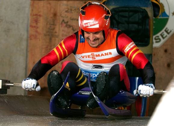 Georg Hackl (Deutschland) - Start Rennrodeln Herren Weltcup 2003 2004, Welt Cup, Worldcup, World, WC, Rodeln, Rennschlitten, Rennschlittensport Einzelbild Ruhpolding Rennrodeln Herren Weltcup 2003 2004, Welt Cup, Worldcup, World, WC, Rodeln, Rennschlitten, Rennschlittensport Einzelbild Ruhpolding