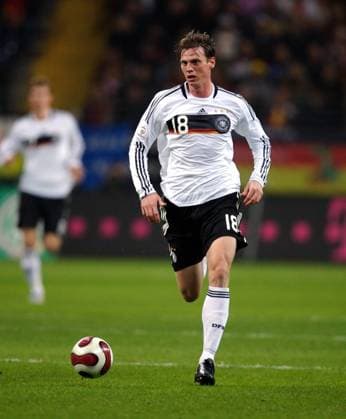 Tim Borowski (Deutschland) am Ball Fußball Länderspiel Herren EM Qualifikation 2007, Nationalmannschaft, Nationaltrikot, Einzelbild Frankfurt M. Dynamik, Fußball Länderspiel Herren EM Qualifikation 2007, Nationalmannschaft, Nationaltrikot, Einzelbild Frankfurt M. Dynamik,