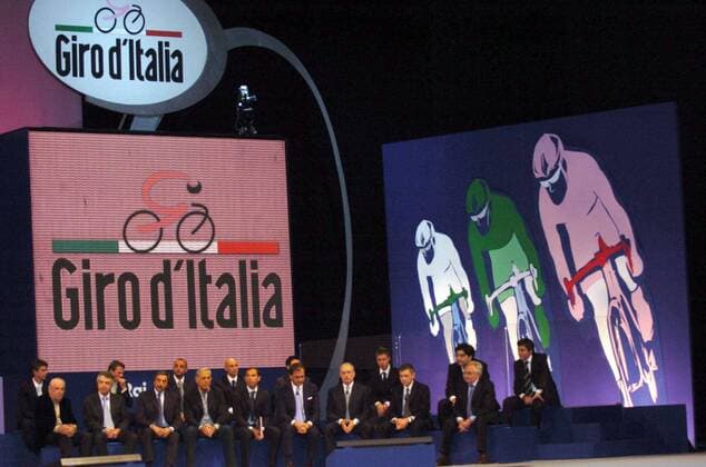 Präsentation des Streckenverlaufes des Giro d Italia 2008 im Mailänder Teatro degli Arcimboldi - Radsport Herren Vorschau 2007 Giro d Italia 2008, dItalia, Präsentation, Pressetermin, Straßenradsport, Straße, Rad, Totale Mailand Radsport Herren Vorschau 2007 Giro d Italia 2008, dItalia, Präsentation, Pressetermin, Straßenradsport, Straße, Rad, Totale Mailand
