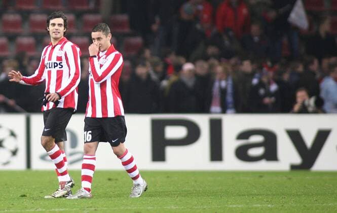 Kenneth Perez (li.) und Ismail Aissati (beide Eindhoven) - Abgang -  Fußball EC 1 Herren Champions League 2007 2008, PSV Eindhoven Gruppe Eindhoven Fußball EC 1 Herren Champions League 2007 2008, PSV Eindhoven Gruppe Eindhoven