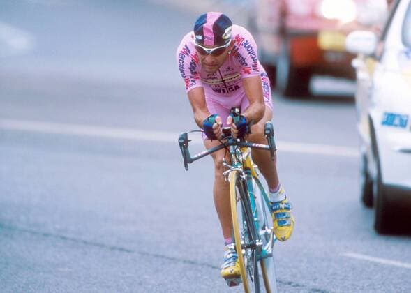 Marco Pantani (Italien Mercatone Uno) Radsport Herren Tour de France 2000, ProTour, Straßenradsport, Straße, Rad, Zeitfahren, Einzelzeitfahren Einzelbild 1. Etappe: Futuroscope Radsport Herren Tour de France 2000, ProTour, Straßenradsport, Straße, Rad, Zeitfahren, Einzelzeitfahren Einzelbild 1. Etappe: Futuroscope