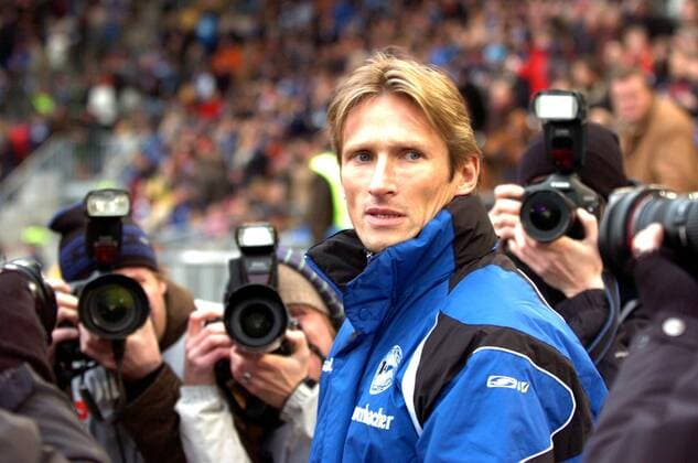 Interimstrainer Detlev Dammeier (Bielefeld) im Visier der Fotografen Fußball 1. BL Herren Saison 2007 2008, Arminia Bielefeld Gruppe Bielefeld Fußball 1. BL Herren Saison 2007 2008, Arminia Bielefeld Gruppe Bielefeld