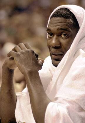 Shawn Kemp (Cleveland Cavaliers) -  (IND2000040704) Basketball Herren NBA 1999 2000 Einzelbild Indianapolis Erschöpfung, Nachdenklichkeit, Basketball Herren NBA 1999 2000 Einzelbild Indianapolis Erschöpfung, Nachdenklichkeit,
