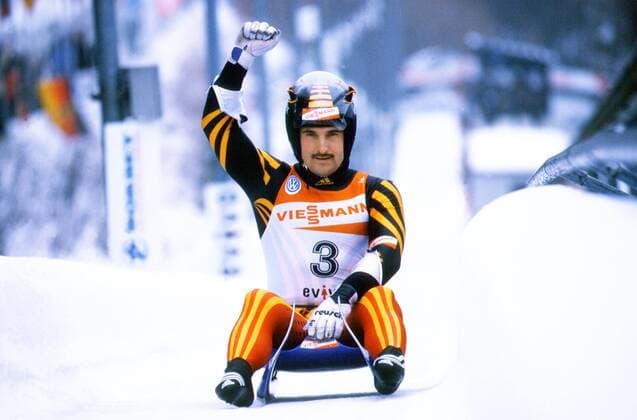 Georg Hackl (Deutschland) jubelt Rennrodeln Herren Rodeln 1998, Rennschlitten, Rennschlittensport Einzelbild Aufnahmedatum geschätzt Freude, Rennrodeln Herren Rodeln 1998, Rennschlitten, Rennschlittensport Einzelbild Aufnahmedatum geschätzt Freude,