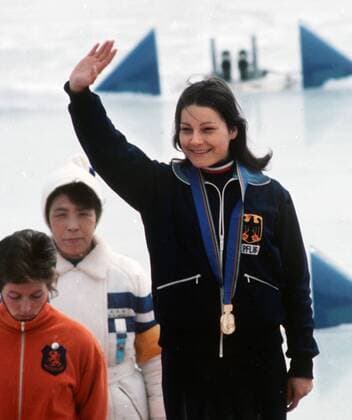 Monika Pflug (BR Deutschland) - Olympiasiegerin über 1000 m in Sapporo 1972 Eisschnellauf Damen Olympische Winterspiele 1972, Spiele, Olympia, Olympiade, 5000m, 5000 m, Meter Einzelbild Sapporo Eisschnellauf Damen Olympische Winterspiele 1972, Spiele, Olympia, Olympiade, 5000m, 5000 m, Meter Einzelbild Sapporo
