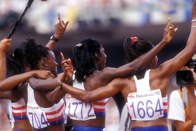 Olympiasieger USA über 4x100m der Sommerspiele 1992, v.re.: Evelyn Ashford, Gwen Torrence, Carlette Guidry, Esther Jones Leichtathletik OS Sommer Damen Olympische Spiele Barcelona 1992, Sommerspiele, Nationaltrikot Gruppe Barcelona Freude, Leichtathletik OS Sommer Damen Olympische Spiele Barcelona 1992, Sommerspiele, Nationaltrikot Gruppe Barcelona Freude,