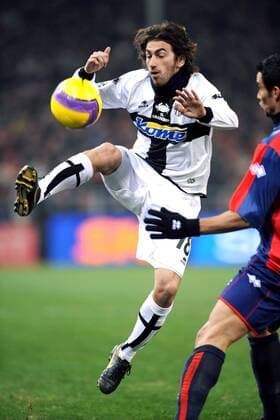 Andrea Gasbarroni (Parma) am Ball -  Fußball Herren Serie A 2007 2008, 1. Italienische Liga, FC Genua 1893 - FC Parma 1:0 Gruppe Genoa CFC Genua Dynamik, Fußball Herren Serie A 2007 2008, 1. Italienische Liga, FC Genua 1893 - FC Parma 1:0 Gruppe Genoa CFC Genua Dynamik,