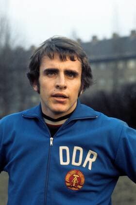 Torwart Jürgen Croy (DDR) Fußball Länderspiel Herren DEUTSCHSPRACHIGE SPORTZEITSCHRIFTEN UND -ZEITUNGEN NUR NACH RÜCKSPRACHE Nationalmannschaft 1974 Vdia Porträt Berlin Fußball Länderspiel Herren DEUTSCHSPRACHIGE SPORTZEITSCHRIFTEN UND -ZEITUNGEN NUR NACH RÜCKSPRACHE Nationalmannschaft 1974 Vdia Porträt Berlin