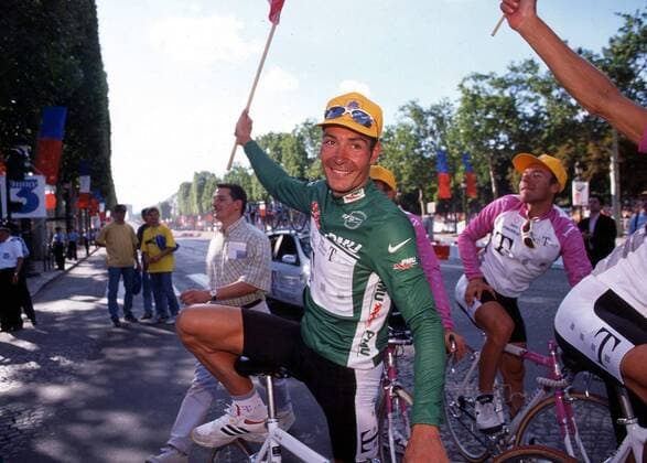 Erik Zabel (Deutschland Team Telekom) im grünen Trikot auf der Champs Elysees zur Tour de France 1997 Radsport Herren Straßenradsport 1997, Straße, Rad, Tour de France Gruppe Paris, Champs Elysees, Elysee Freude, Radsport Herren Straßenradsport 1997, Straße, Rad, Tour de France Gruppe Paris, Champs Elysees, Elysee Freude,