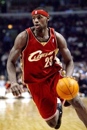 LeBron James (Cleveland Cavaliers) - (icon9360128) Basketball Herren NBA 2003 2004 Einzelbild Basketball Herren NBA 2003 2004 Einzelbild EDITORIAL USE ONLY