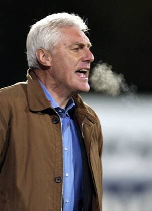 Trainer Hugo Broos (KRC Genk) läßt Dampf ab -  Fußball Herren Jupiler League 2007 2008, 1. Belgische Liga Einzelbild Mons Fußball Herren Jupiler League 2007 2008, 1. Belgische Liga Einzelbild Mons