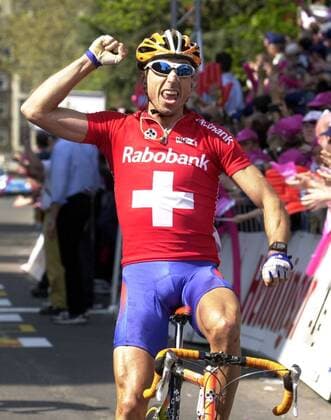 Markus Zberg (Schweiz Rabobank) gewinnt Rund um den Henninger Turm 2001 Radsport Herren Rund um den Henninger Turm 2001, Straßenradsport, Straße, Rad, Einzelbild Frankfurt M. Freude, Begeisterung, Radsport Herren Rund um den Henninger Turm 2001, Straßenradsport, Straße, Rad, Einzelbild Frankfurt M. Freude, Begeisterung,