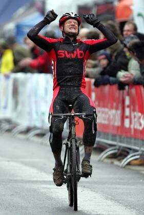 Lars van der Sloot (Deutschland Radclub Bremen) jubelt über den deutschen Radcross Meistertitel 2008 Radsport LM Herren Deutsche Radcross Meisterschaft 2008, Cyclocross, Cyclo Cross, Querfeldeinrennen, Rad, DM Einzelbild Herford Glück, Begeisterung, Freude, Radsport LM Herren Deutsche Radcross Meisterschaft 2008, Cyclocross, Cyclo Cross, Querfeldeinrennen, Rad, DM Einzelbild Herford Glück, Begeisterung, Freude,